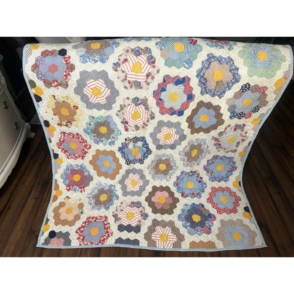 VINTAGE GRANDMOTHERS FLOWER GARDEN QUILT-1940s, 73